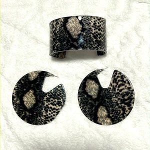 Python Print Acrylic Cuff Silver Black and Earrings Set